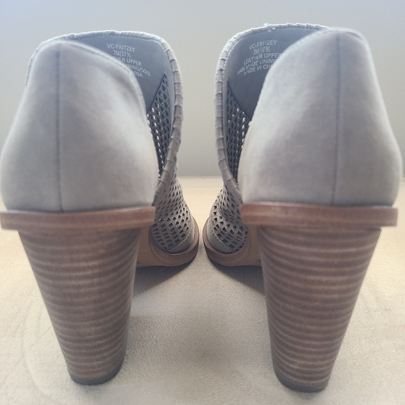 NIB Vince Camuto Fritzey Booties - Picture 4 of 8